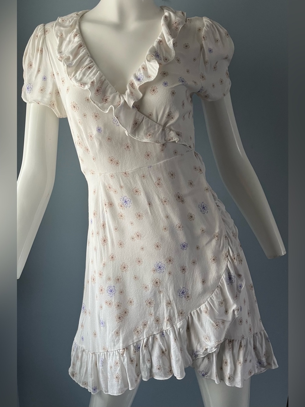 Sunday Best White Savoy Ruffle Hem Aritzia Mini Wrap Dress Floral Print Size S - Picture 1 of 11